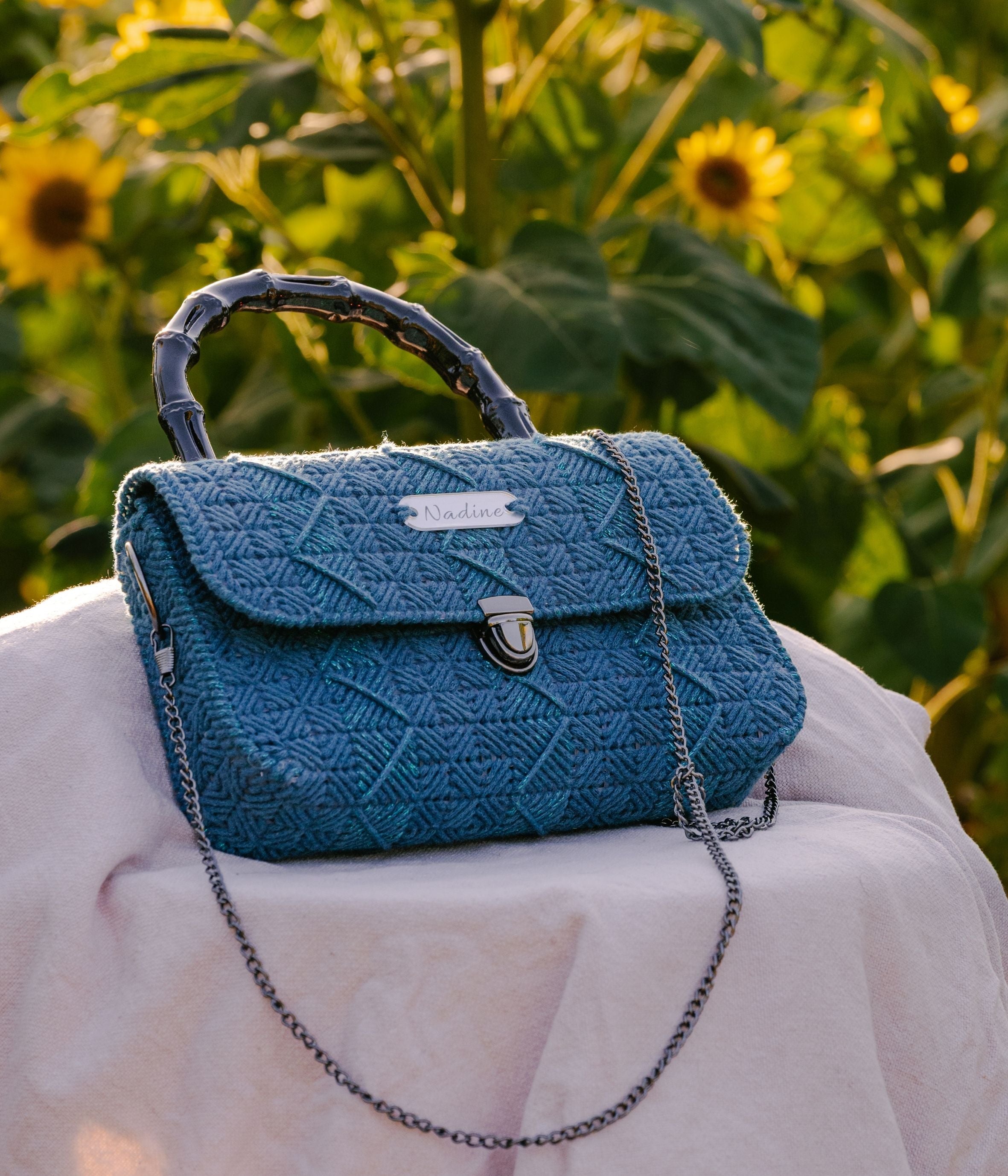 Sac en crochet rigide bleu canard