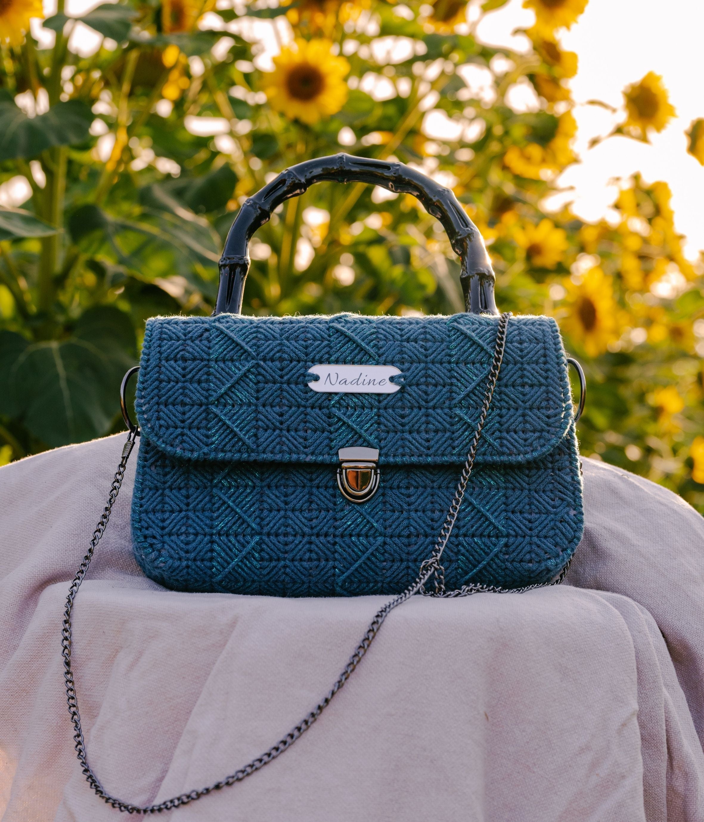 Sac en crochet rigide bleu canard