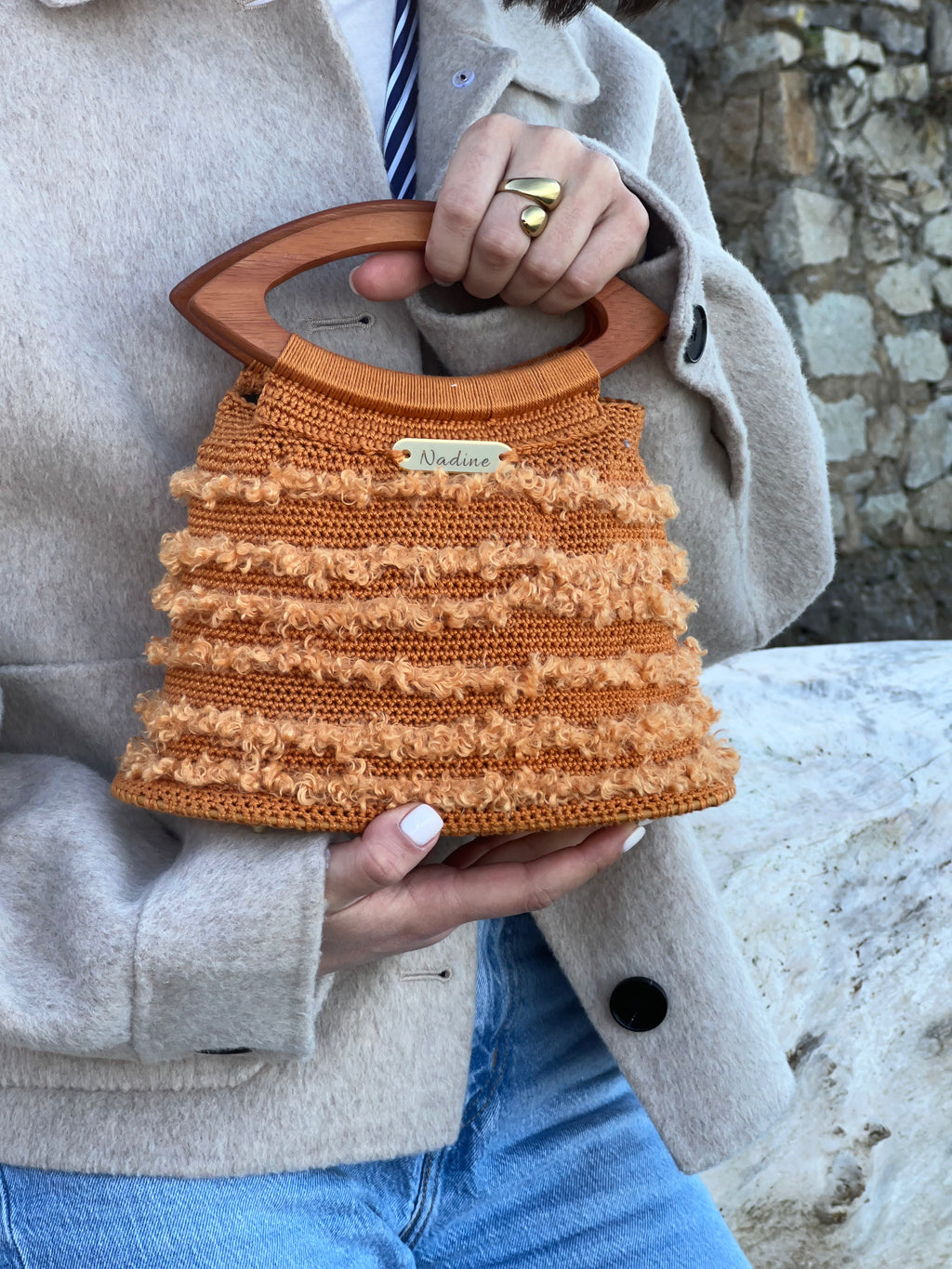 Sac en crochet camel à anses en bois