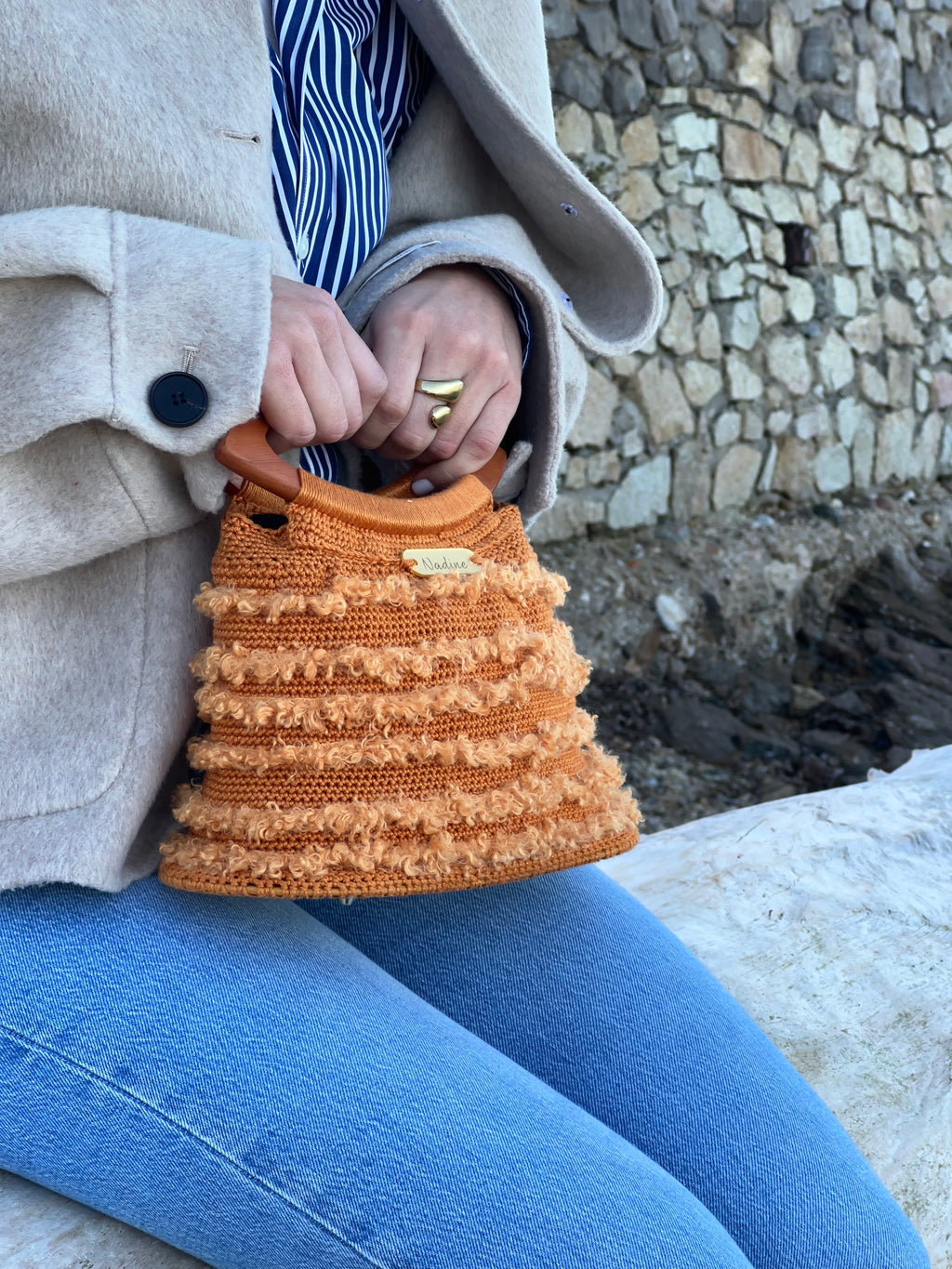Sac en crochet camel à anses en bois