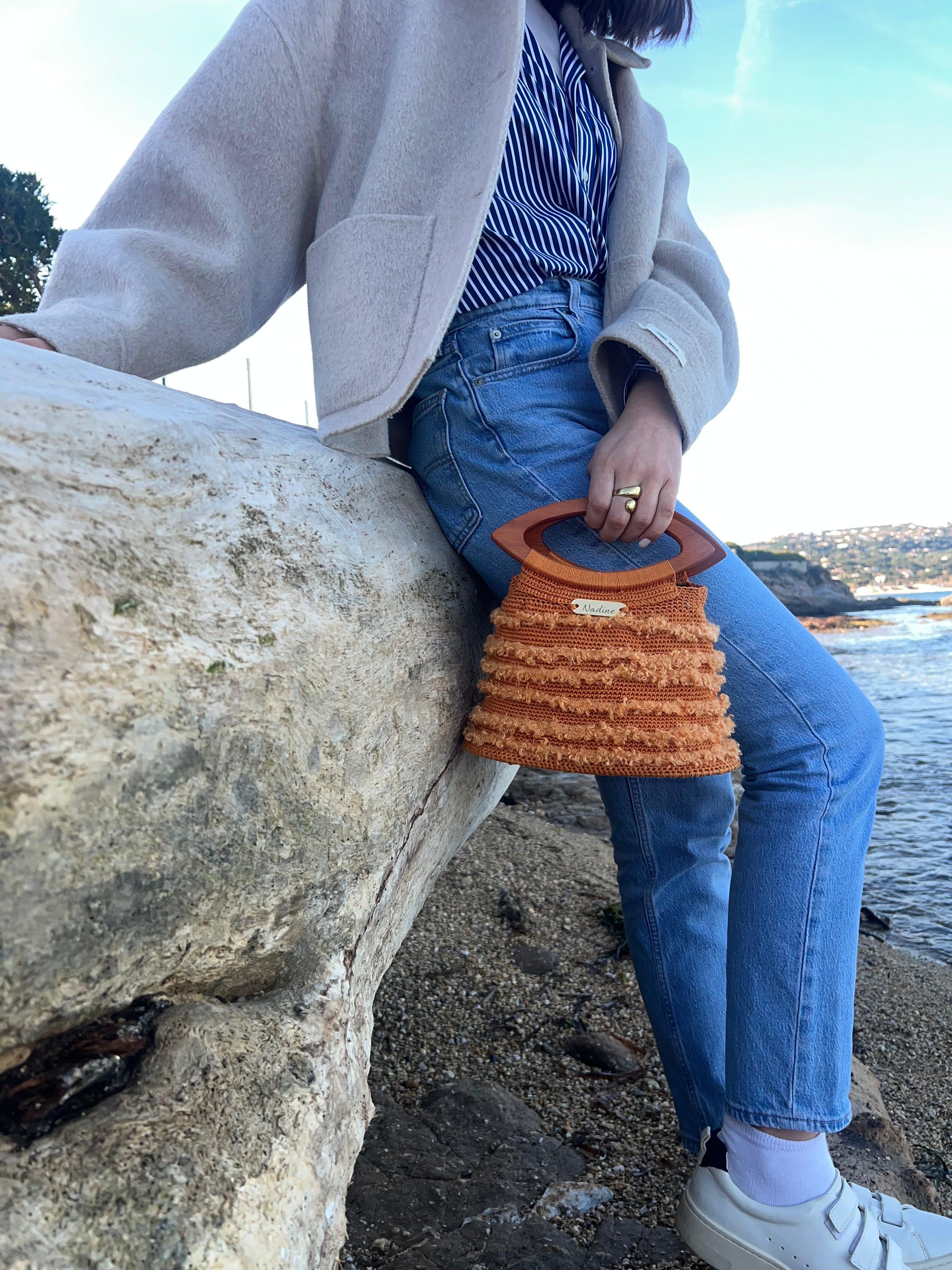 Sac en crochet camel à anses en bois