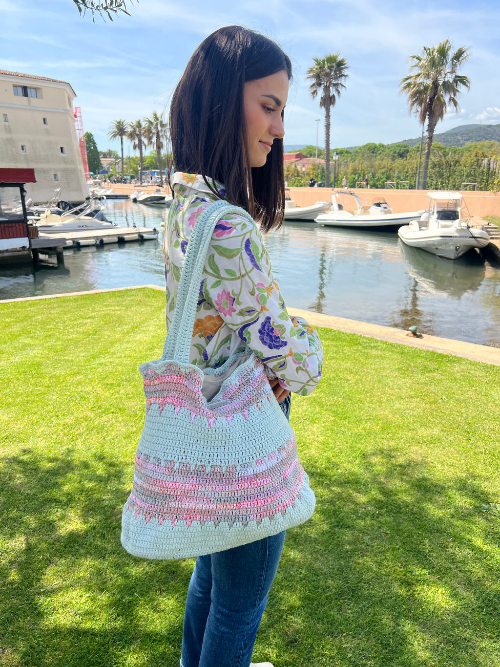 Grand sac de plage en crochet bleu ciel